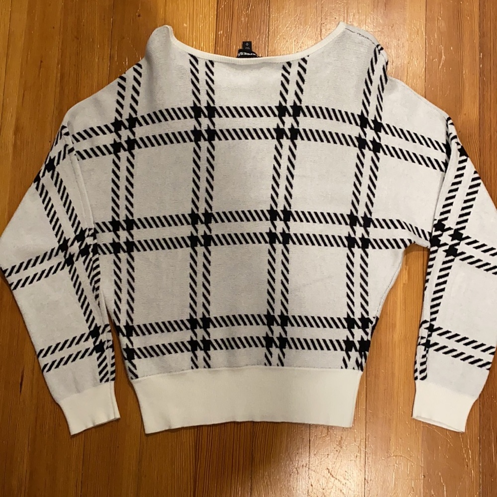 Express Sweater - Picture 4 of 5